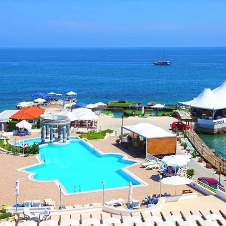 Anadol Hotel & Pool Central Kyrenia Szálloda 3*